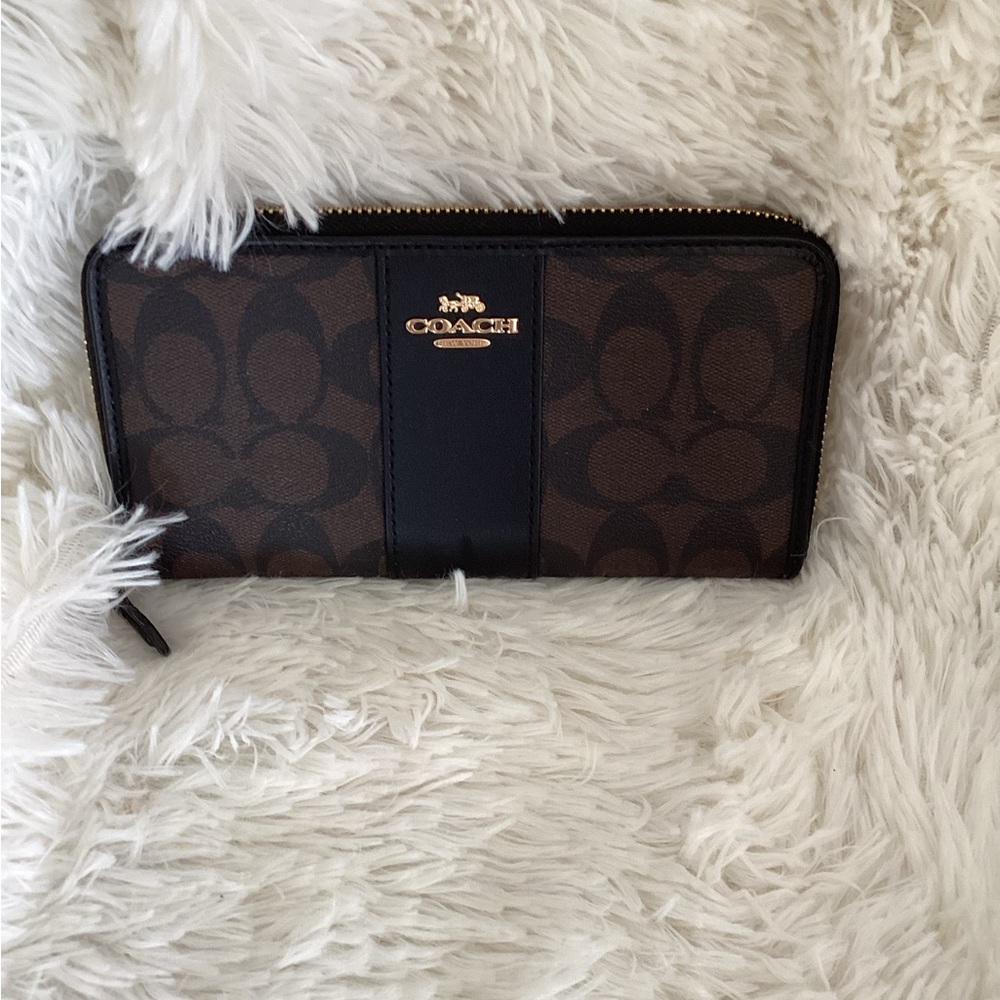 Coach jacquard with black accent accordion wallet